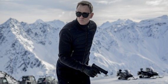 Daniel Craig in in the mountains in Spectre