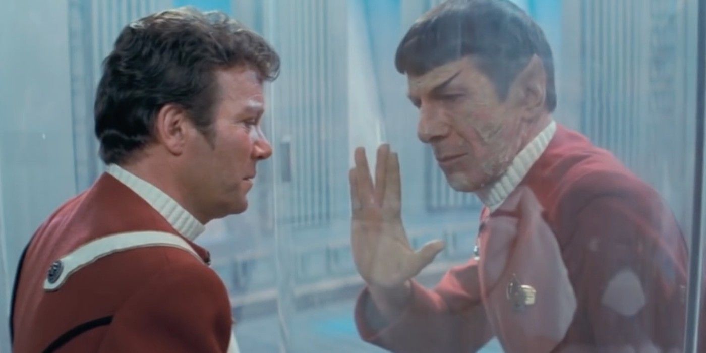Spock dá a Kirk a saudação vulcana através do vidro em Wrath of Khan 