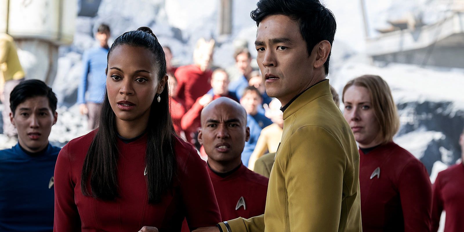 Star Trek Beyond - Uhura (Zoe Saldana) and Sulu (John Cho)