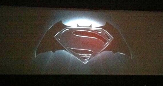 Superman-Batman movie logo from Comic-Con 2013