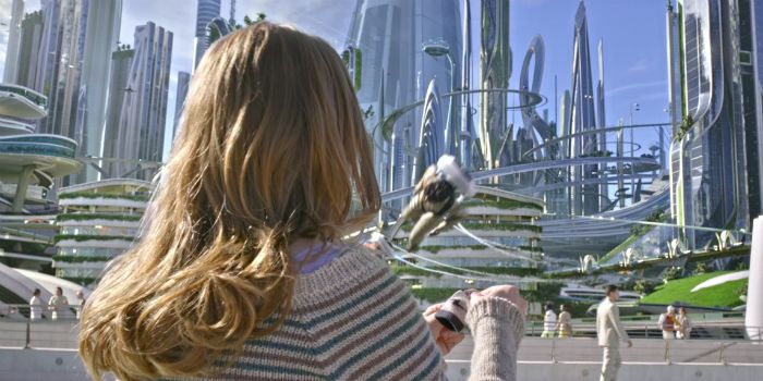 Britt Robertson in the Tomorrowland trailer