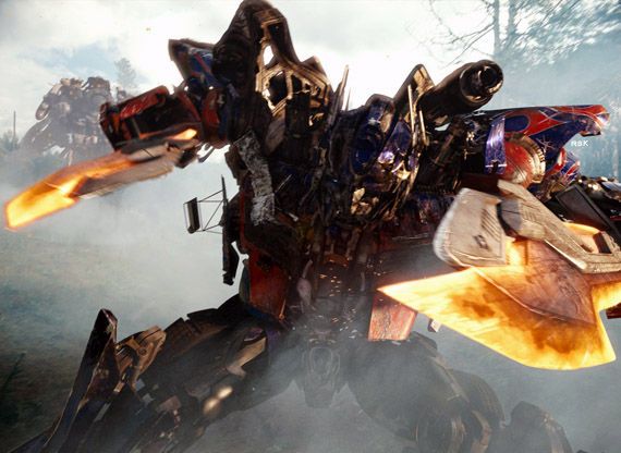 Oprimus Prime with two swords in Transformers 2: Revenge of the Fallen