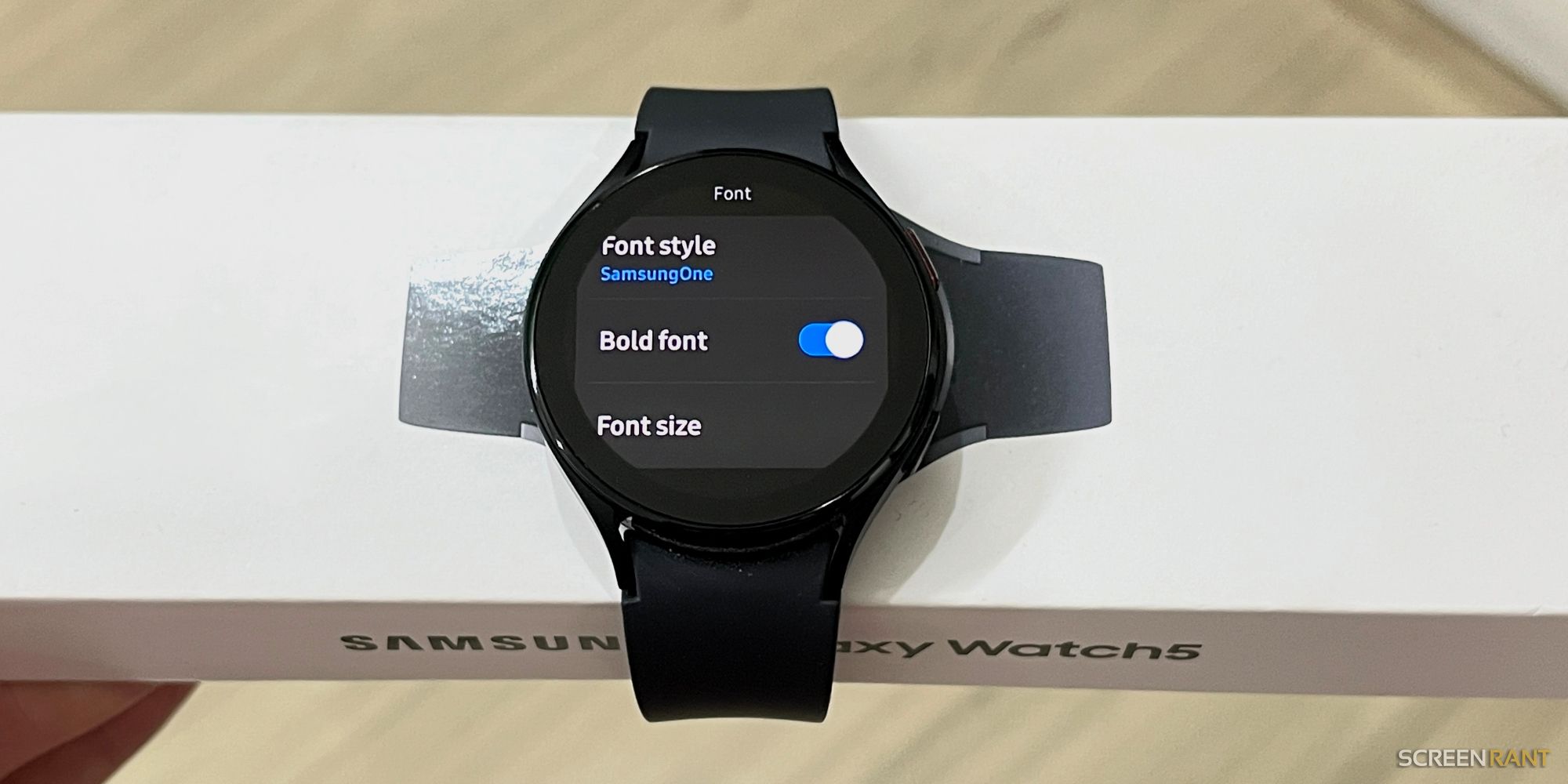 Gaya dan ukuran font pada Galaxy Watch 5