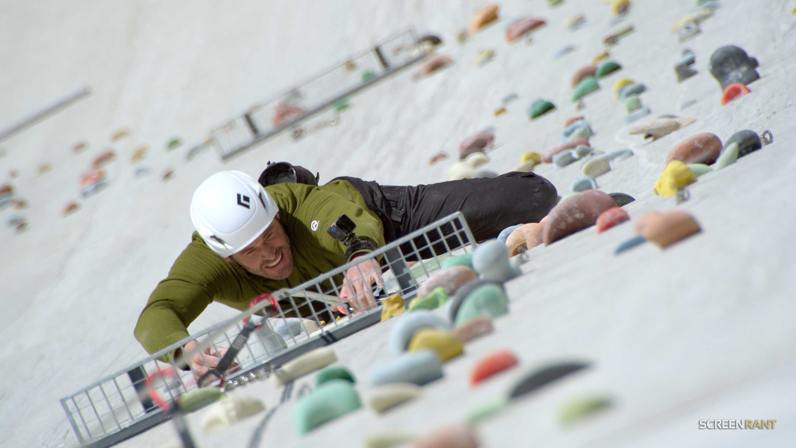 Limitless Season 2 Episode 2 Risk Chris Hemsworth Rock Climbing