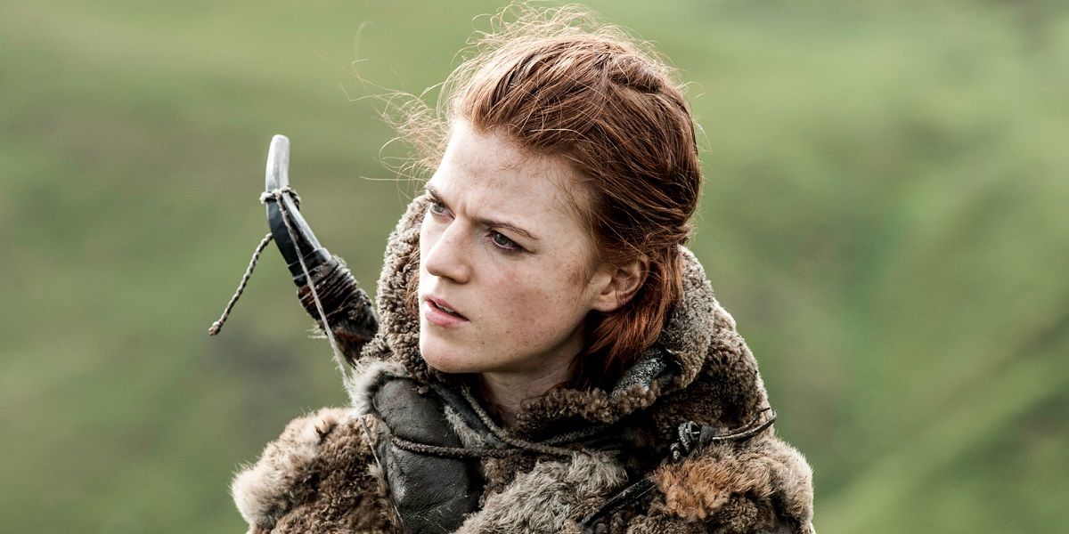 Ygritte in an open field looking confused in Game of Thrones