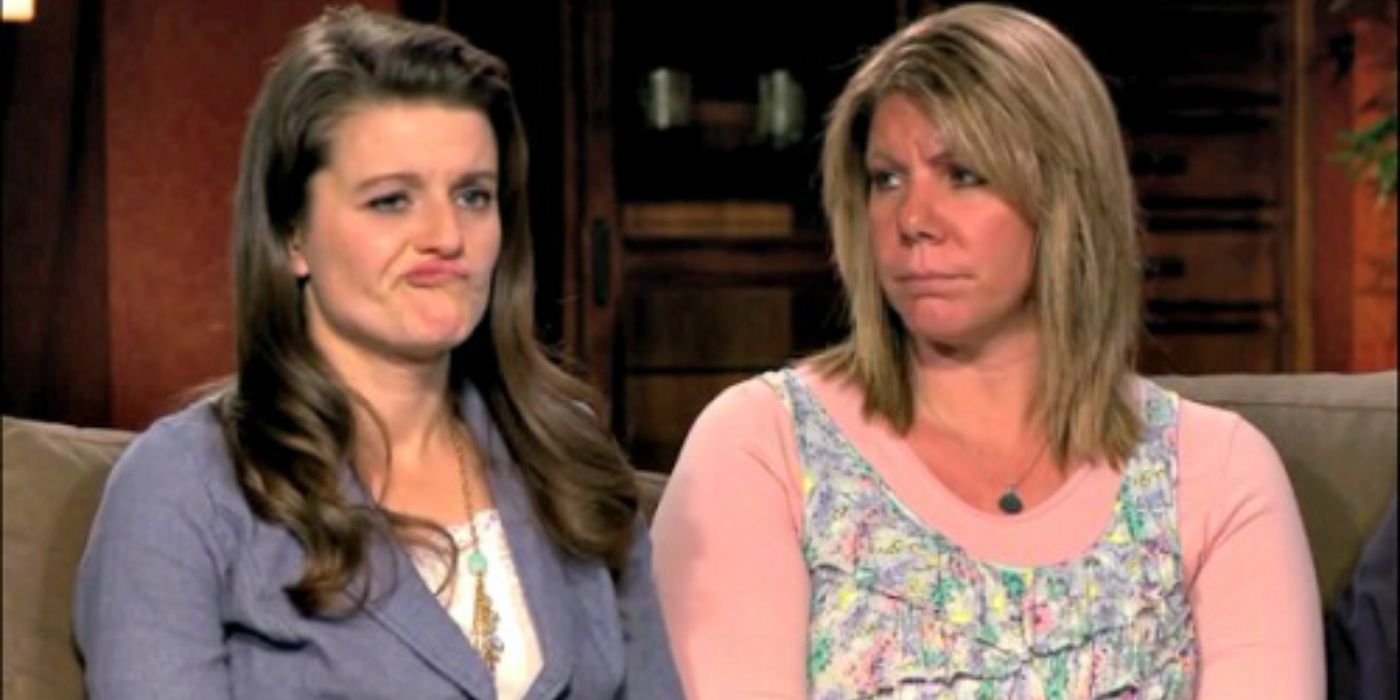 Sister Wives Robyn and Meri Brown on couch