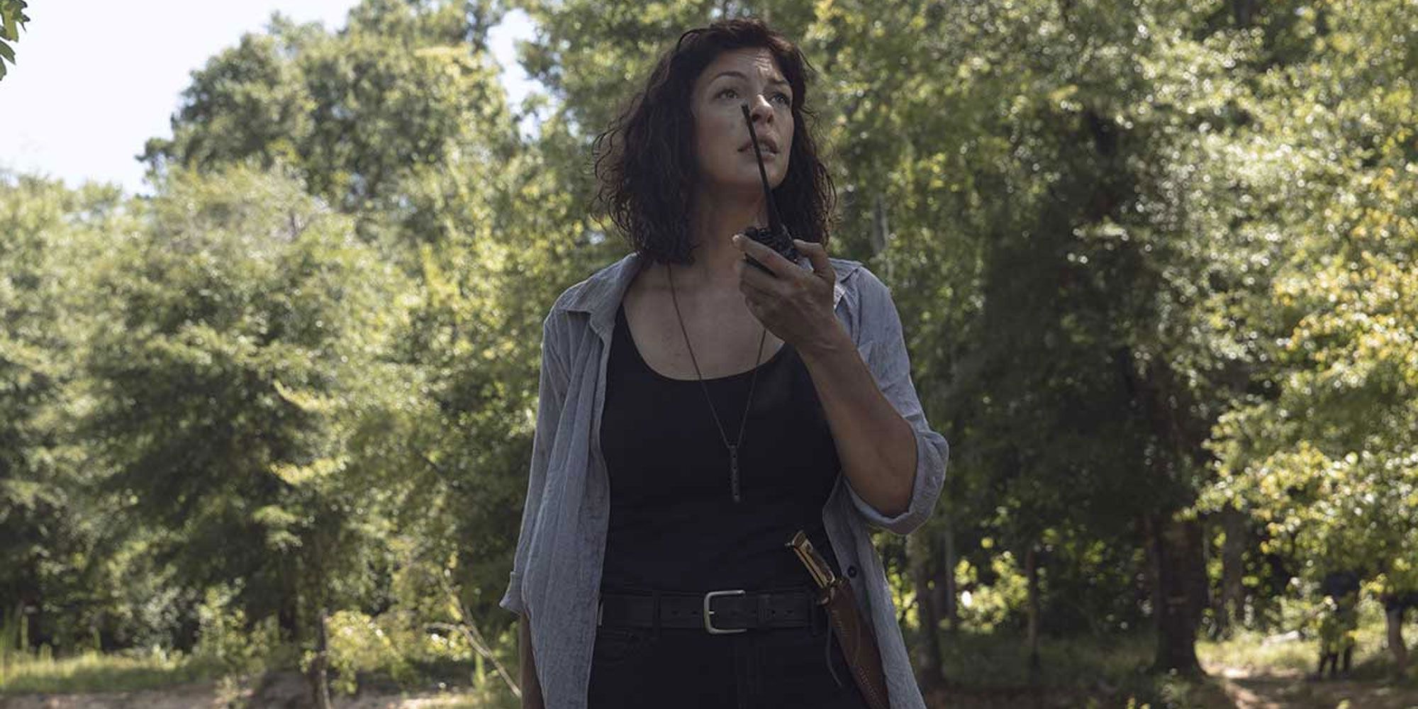 Jadis talking on the walkie-talkie in The Walking Dead