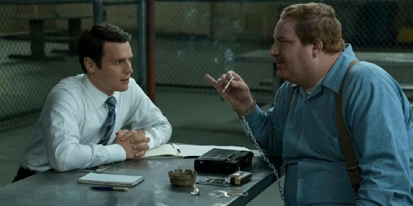 Jerry Burdos conversando com Holden Ford no Mindhunter