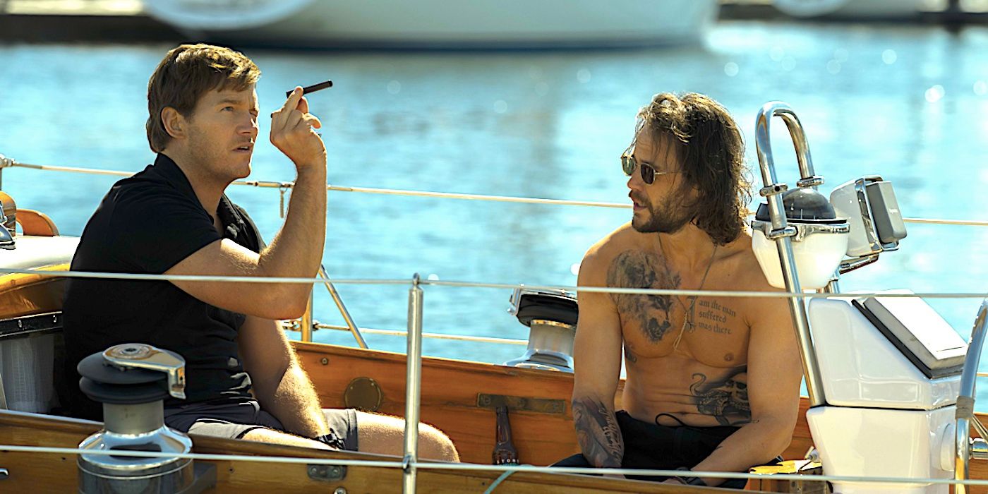 James Reece, de Chris Pratt, e Ben Edwards, de Taylor Kitsch, sentam-se em um barco na primeira temporada de The Terminal List